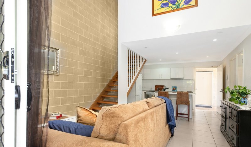 Photo - 1/5-7 Birdwood Avenue, Yeppoon QLD 4703 - Image 9