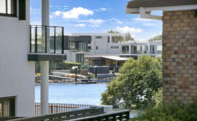 Photo - 1/5-7 Hooker Boulevard, Broadbeach Waters QLD 4218 - Image 8