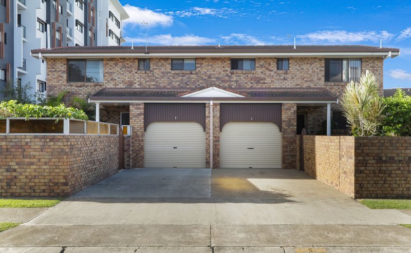 Photo - 1/5-7 Hooker Boulevard, Broadbeach Waters QLD 4218 - Image 9