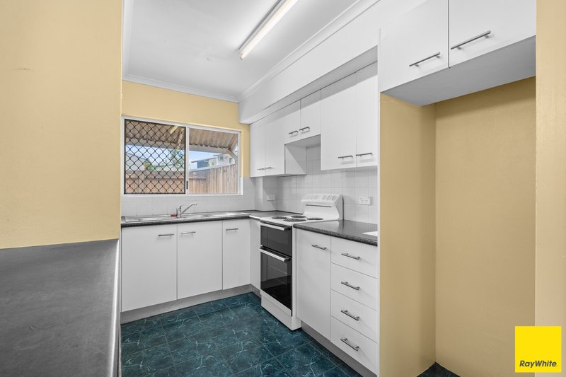 Photo - 1/5-7 Mintaro Crescent, Woree QLD 4868 - Image 2
