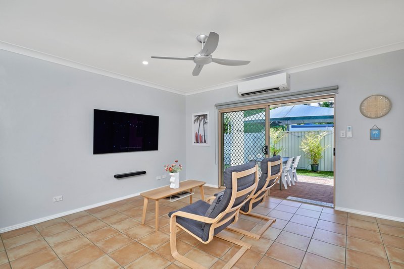 Photo - 1/5-7 Oyster Court, Trinity Beach QLD 4879 - Image 3