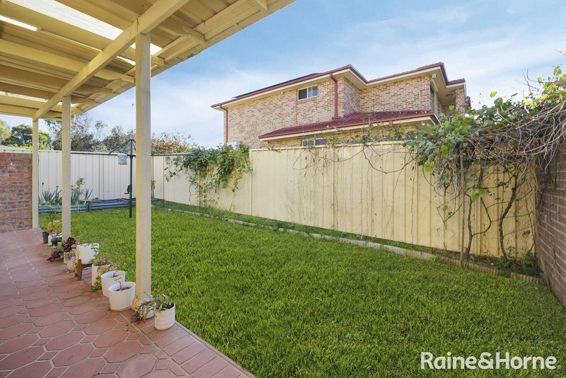 Photo - 1/5-7 Saywell Road, Macquarie Fields NSW 2564 - Image 9