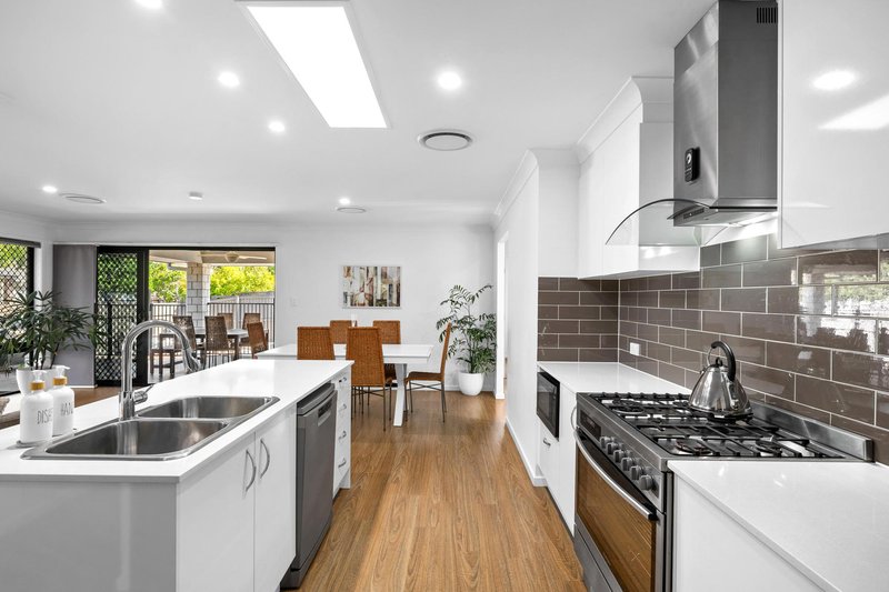 Photo - 15 Affinity Way, South Ripley QLD 4306 - Image 4
