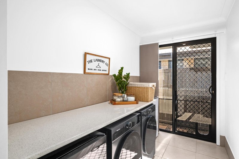 Photo - 15 Affinity Way, South Ripley QLD 4306 - Image 25