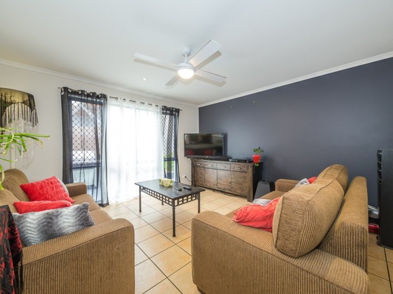 Photo - 15 Albatross Court, Banksia Beach QLD 4507 - Image 3