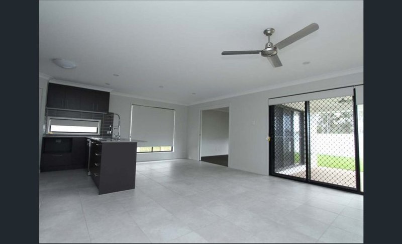 Photo - 15 Aldritt Place, Bridgeman Downs QLD 4035 - Image 3