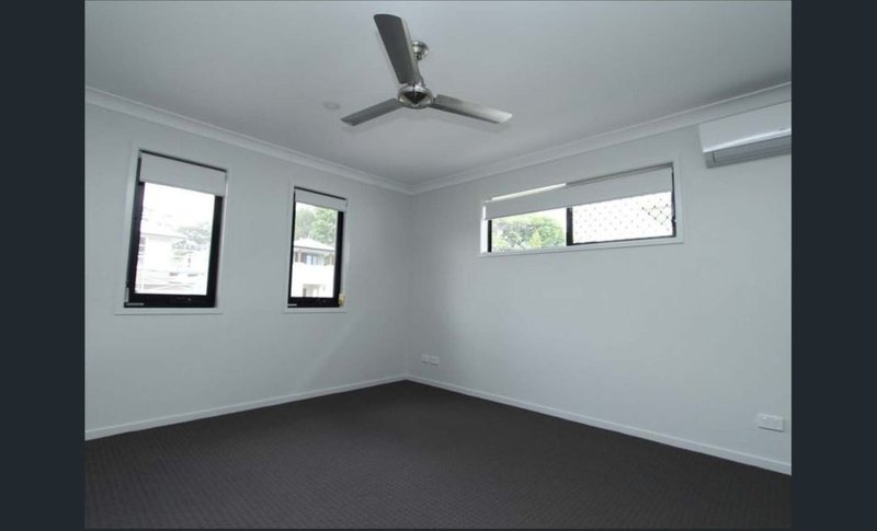 Photo - 15 Aldritt Place, Bridgeman Downs QLD 4035 - Image 5