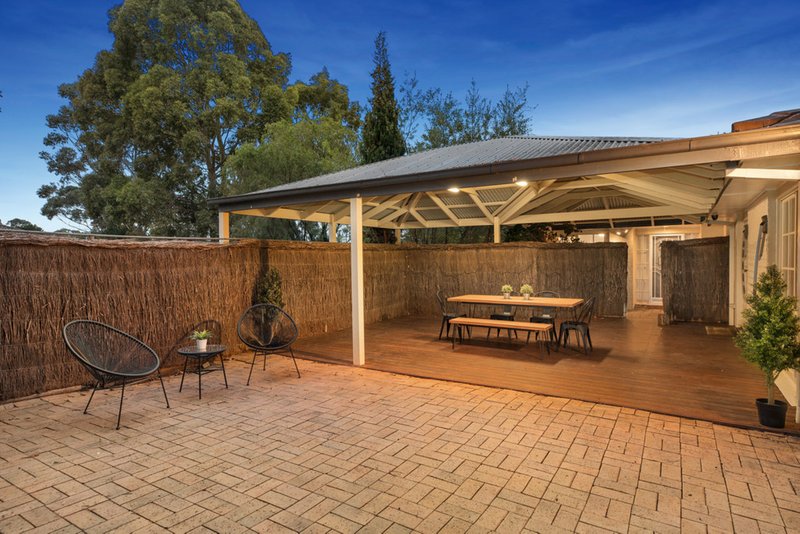 Photo - 15 Alex Avenue, Wheelers Hill VIC 3150 - Image 10