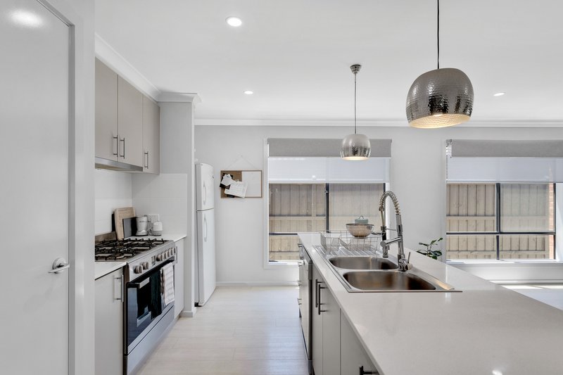 Photo - 15 Alexandro Grove, Hastings VIC 3915 - Image 3