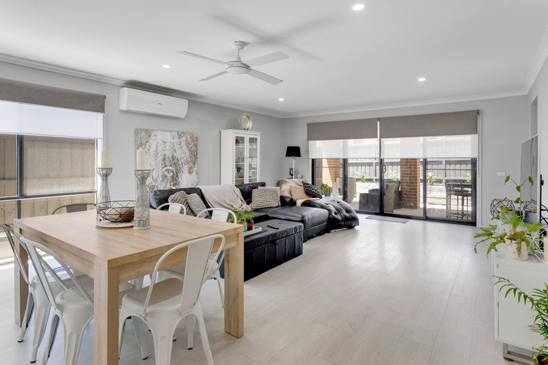 Photo - 15 Alexandro Grove, Hastings VIC 3915 - Image 4