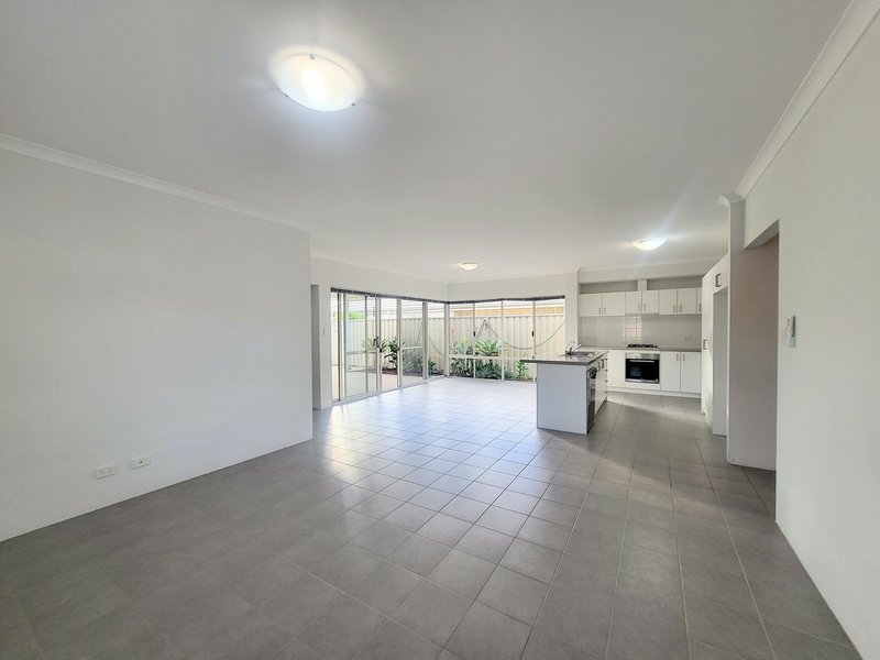 Photo - 15 Allamanda Gate, Helena Valley WA 6056 - Image 4