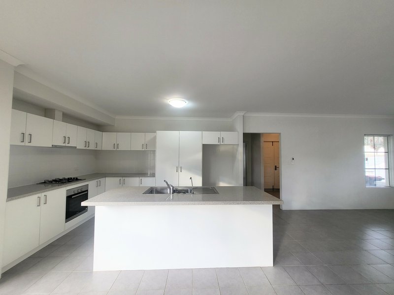 Photo - 15 Allamanda Gate, Helena Valley WA 6056 - Image 6