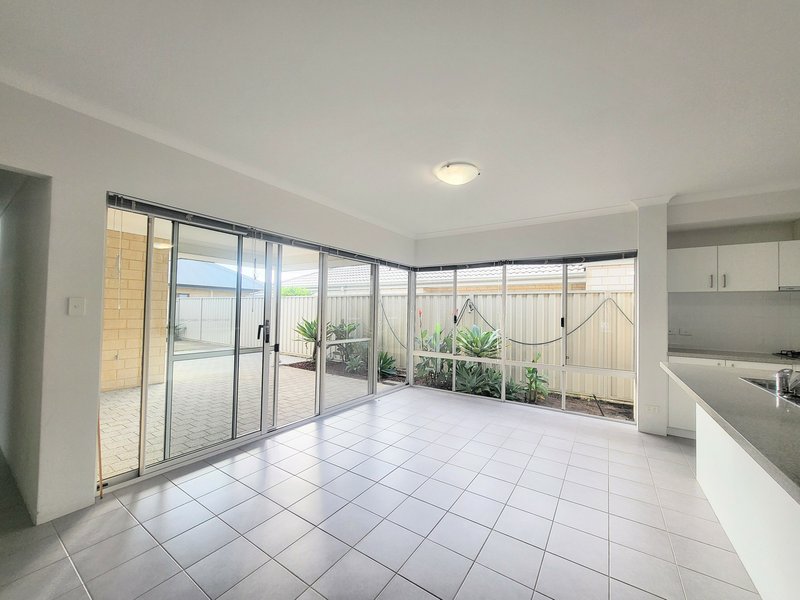 Photo - 15 Allamanda Gate, Helena Valley WA 6056 - Image 8