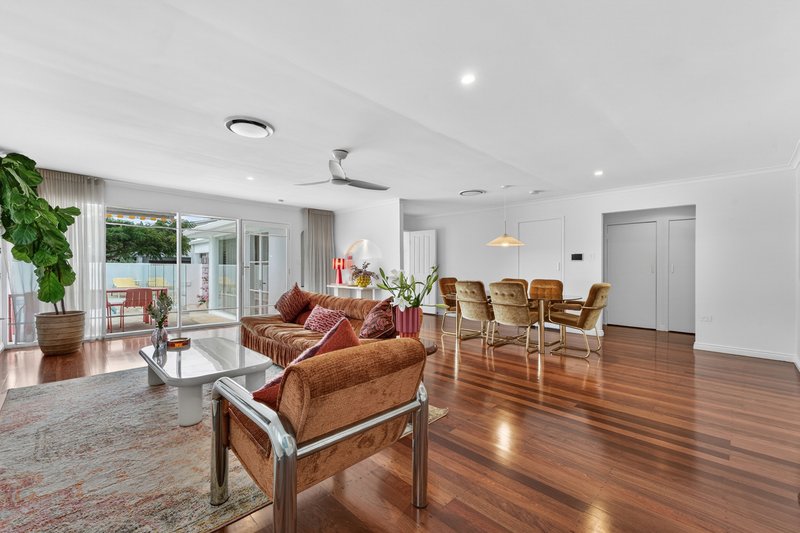 Photo - 15 Allawah Street, Sorrento QLD 4217 - Image 1