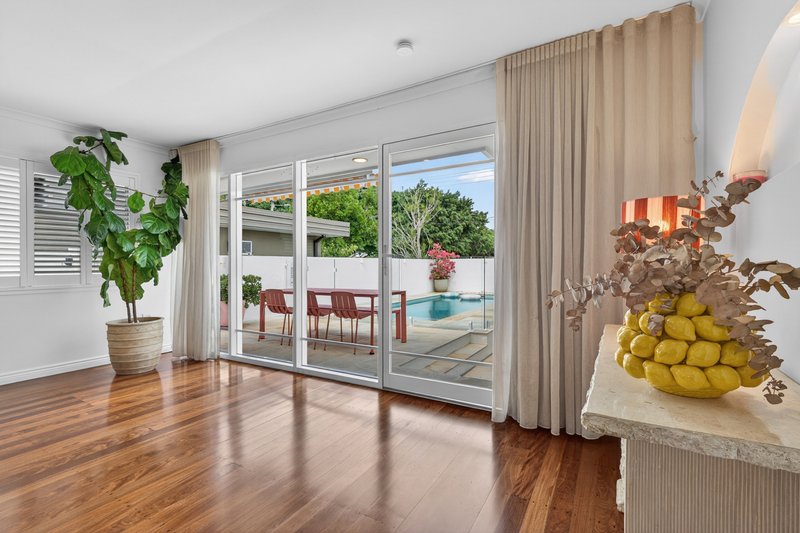 Photo - 15 Allawah Street, Sorrento QLD 4217 - Image 5