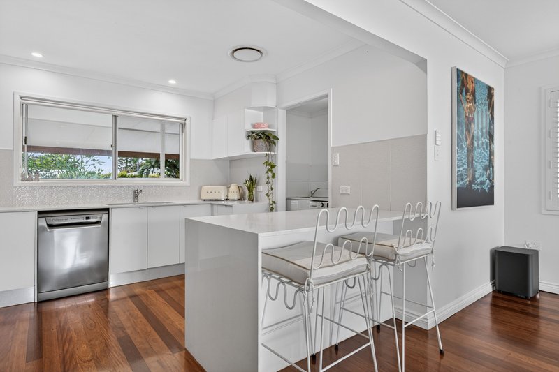 Photo - 15 Allawah Street, Sorrento QLD 4217 - Image 10