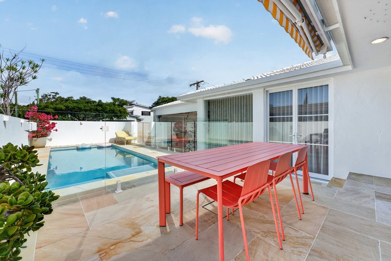 Photo - 15 Allawah Street, Sorrento QLD 4217 - Image 14