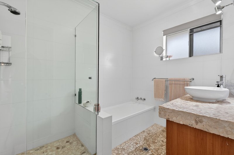 Photo - 15 Allawah Street, Sorrento QLD 4217 - Image 19