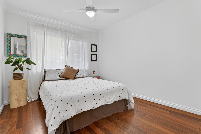 Photo - 15 Allawah Street, Sorrento QLD 4217 - Image 20
