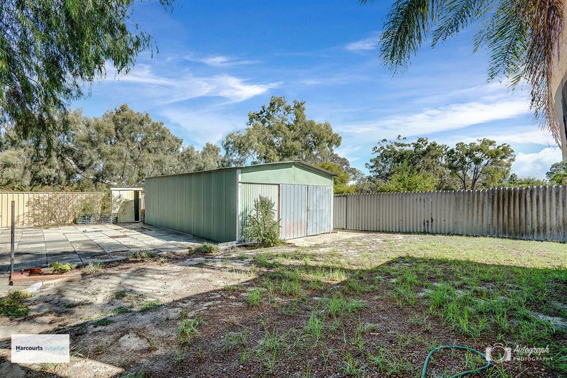 Photo - 15 Allinson Drive, Girrawheen WA 6064 - Image 15