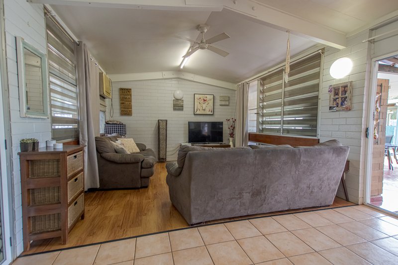 Photo - 15 Allowgu Walk, Weipa QLD 4874 - Image 4