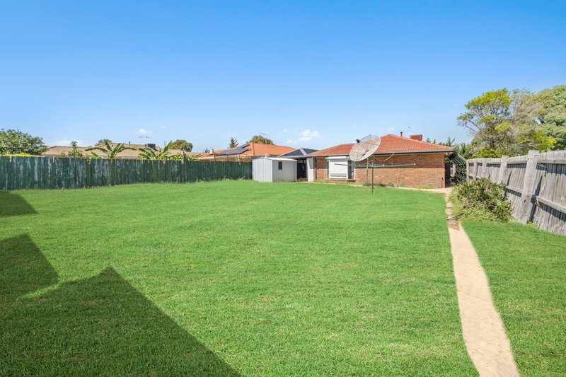 Photo - 15 Anakie Walk, Delahey VIC 3037 - Image 16