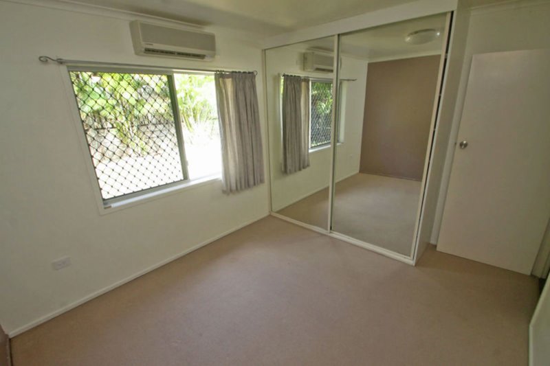 Photo - 15 Anderson Street, Clinton QLD 4680 - Image 6