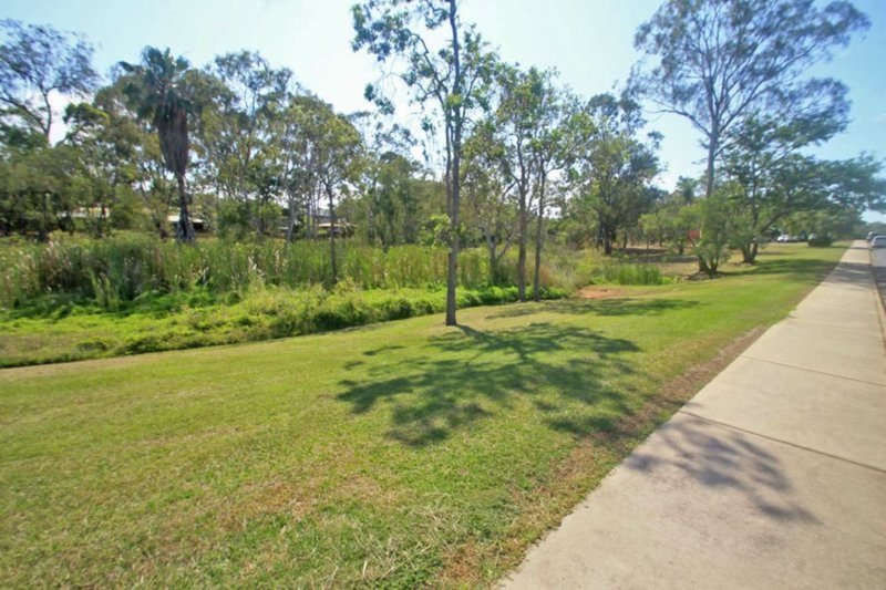 Photo - 15 Anderson Street, Clinton QLD 4680 - Image 13