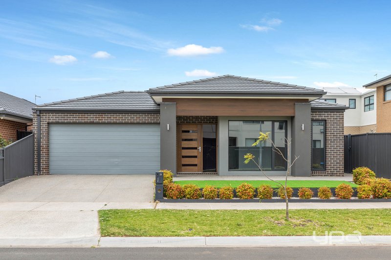 15 Angaston Way, Truganina VIC 3029