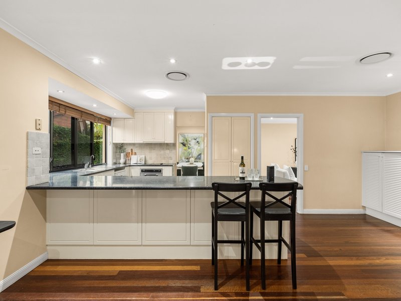 Photo - 15 Angophora Street, Robertson QLD 4109 - Image 11