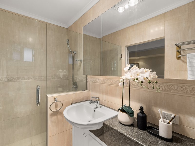 Photo - 15 Angophora Street, Robertson QLD 4109 - Image 16