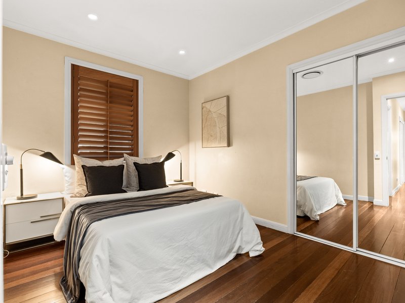 Photo - 15 Angophora Street, Robertson QLD 4109 - Image 18