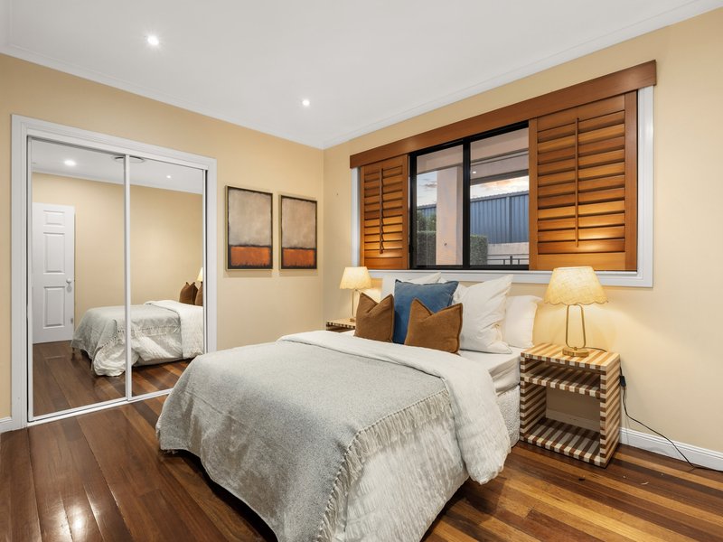 Photo - 15 Angophora Street, Robertson QLD 4109 - Image 20