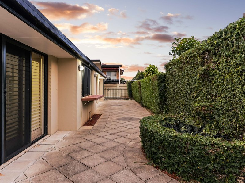 Photo - 15 Angophora Street, Robertson QLD 4109 - Image 21