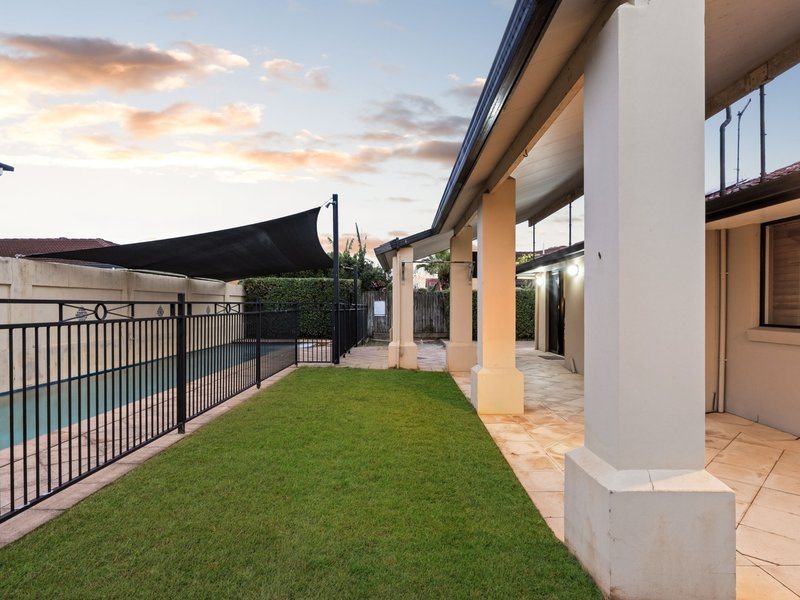 Photo - 15 Angophora Street, Robertson QLD 4109 - Image 25
