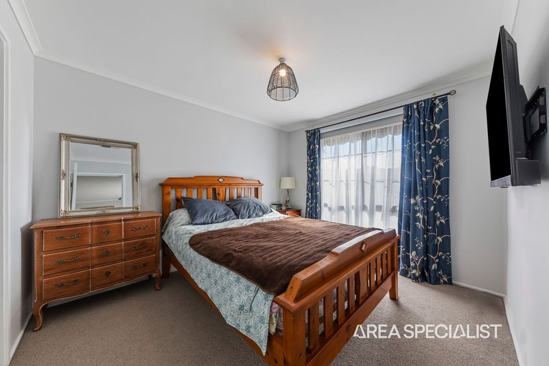 Photo - 15 Angus Court, Pakenham VIC 3810 - Image 9