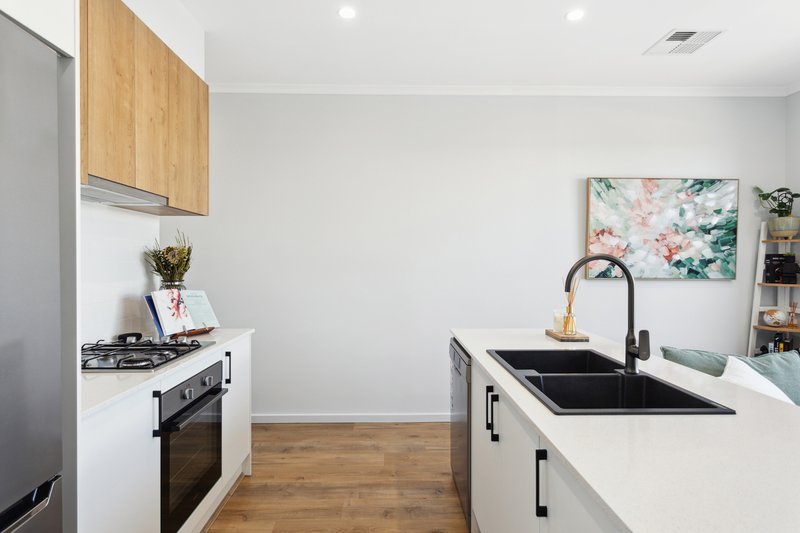 Photo - 15 Angus Lane, Mansfield Park SA 5012 - Image 4