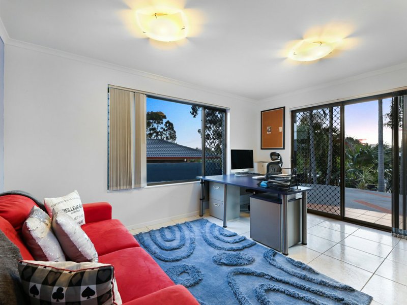 Photo - 15 Anthea Court, Benowa QLD 4217 - Image 24