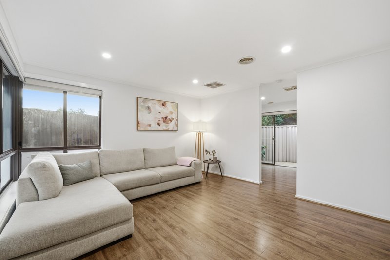 Photo - 1/5 Anthony Drive, Lysterfield VIC 3156 - Image 3