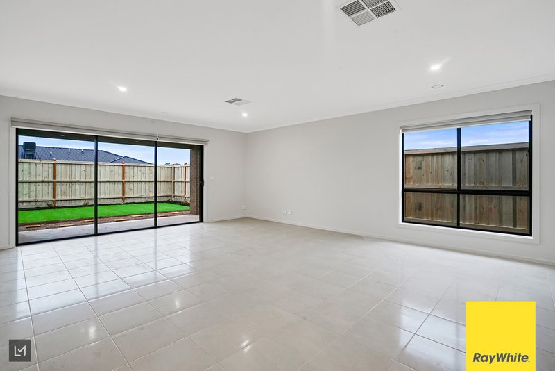 Photo - 15 Antoinette Street, Tarneit VIC 3029 - Image 7