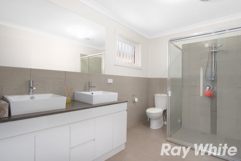 Photo - 15 Arrow Road, Cranbourne East VIC 3977 - Image 7