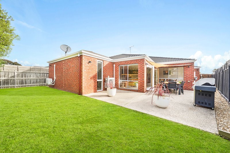 Photo - 15 Arwon Court, Sandhurst VIC 3977 - Image 16