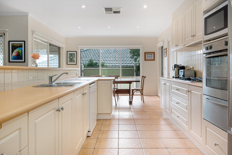 Photo - 15 Ash Grove North, Langwarrin VIC 3910 - Image 8