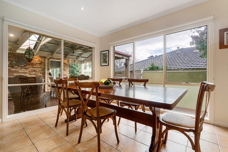 Photo - 15 Ash Grove North, Langwarrin VIC 3910 - Image 9