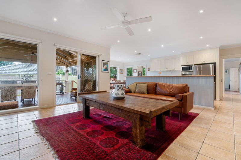 Photo - 15 Ash Grove North, Langwarrin VIC 3910 - Image 10