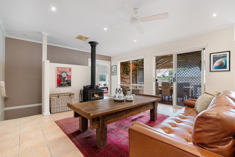Photo - 15 Ash Grove North, Langwarrin VIC 3910 - Image 11