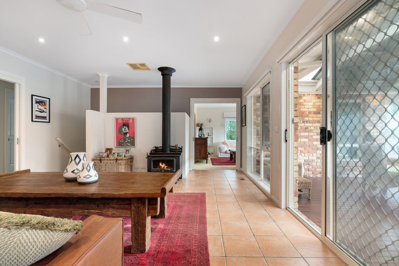 Photo - 15 Ash Grove North, Langwarrin VIC 3910 - Image 12