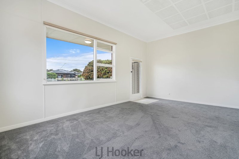 Photo - 1/5 Ashley Street, Marks Point NSW 2280 - Image 4