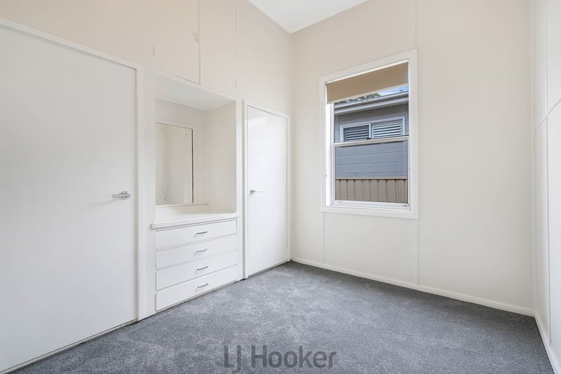 Photo - 1/5 Ashley Street, Marks Point NSW 2280 - Image 10