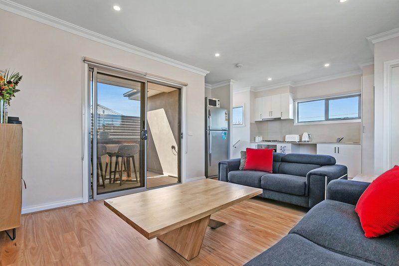 Photo - 1/5 Ashley Street, Reservoir VIC 3073 - Image 2